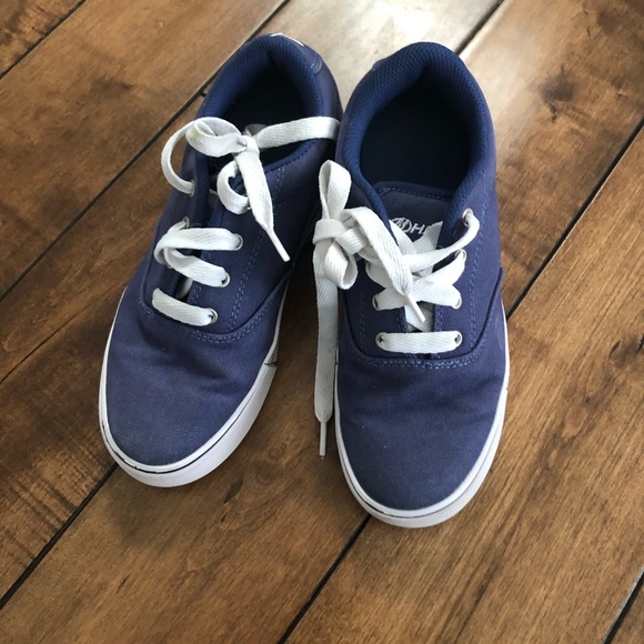 Kids Youth Size 4 Heelys